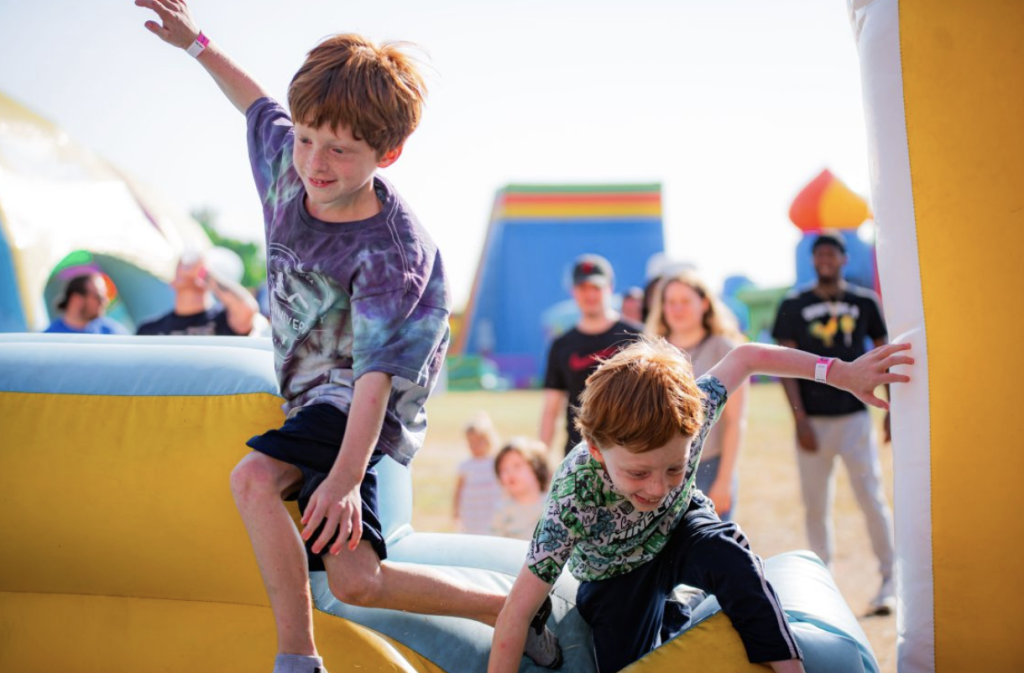 Combos Dry: Bounce Houses for Preschool Playgrounds
